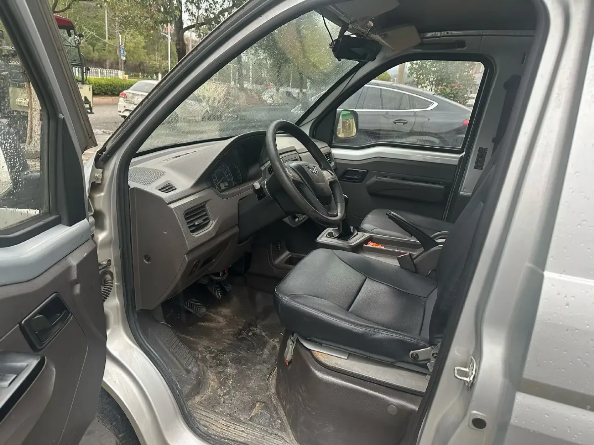 2019 WuLing RongGuang New Truck 1.5L 107HP L4 5MT,autocango,china used car exporter,china ev exporter,chinese used car exporter,chinese used ev exporter