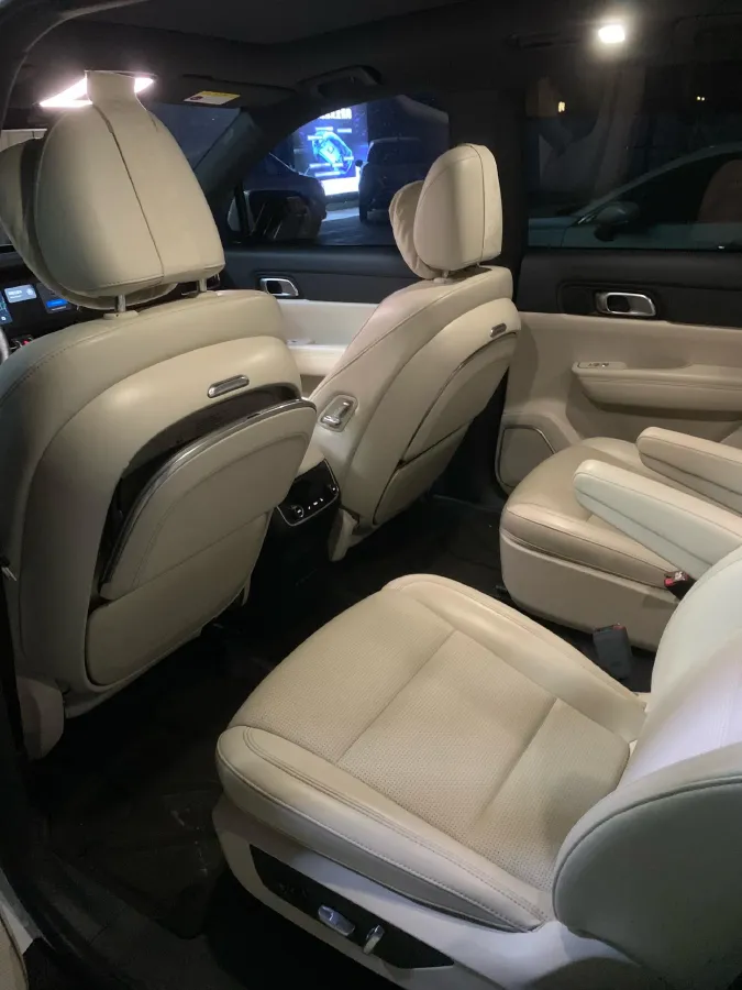 2021 Li ONE Range Extended 131HP REEV 40.5KWH,autocango,china used car exporter,china ev exporter,chinese used car exporter,chinese used ev exporter