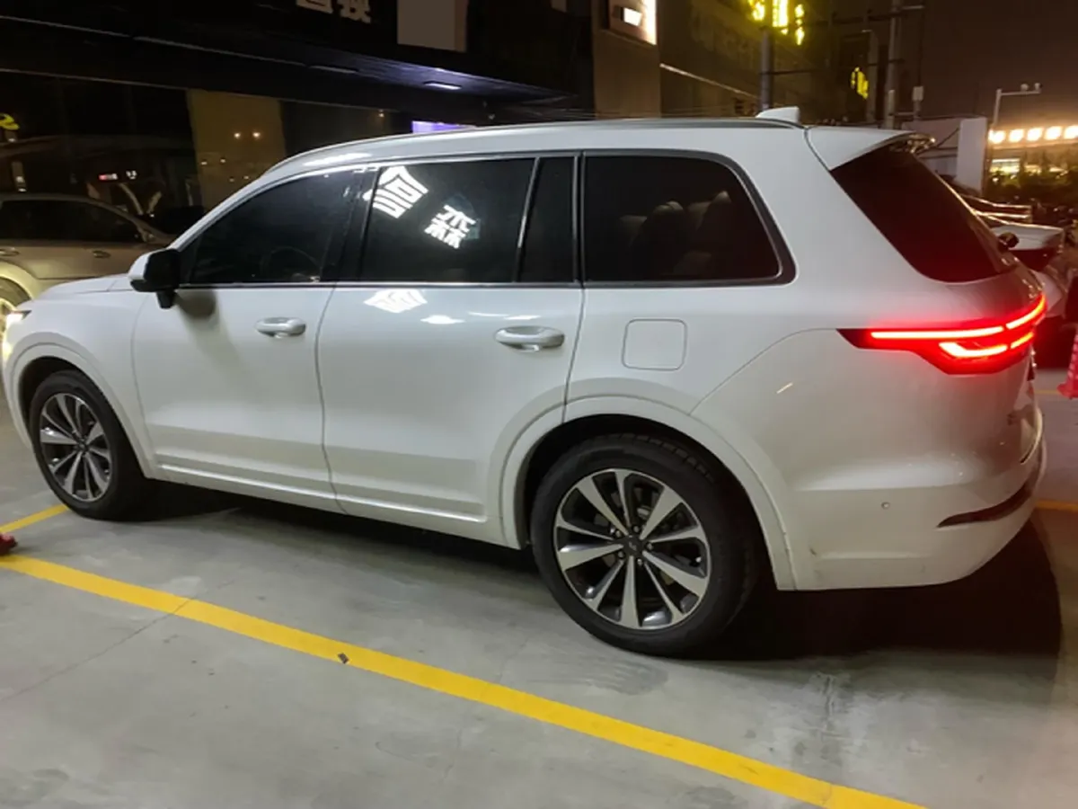 2021 Li ONE Range Extended 131HP REEV 40.5KWH,autocango,china used car exporter,china ev exporter,chinese used car exporter,chinese used ev exporter