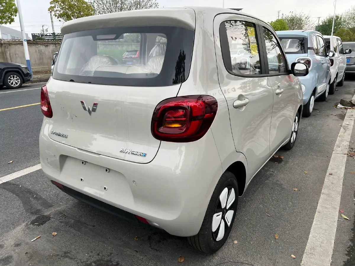 2025 WuLing HongGuang MINI EV BEV 16.2KWH,autocango,china used car exporter,china ev exporter,chinese used car exporter,chinese used ev exporter