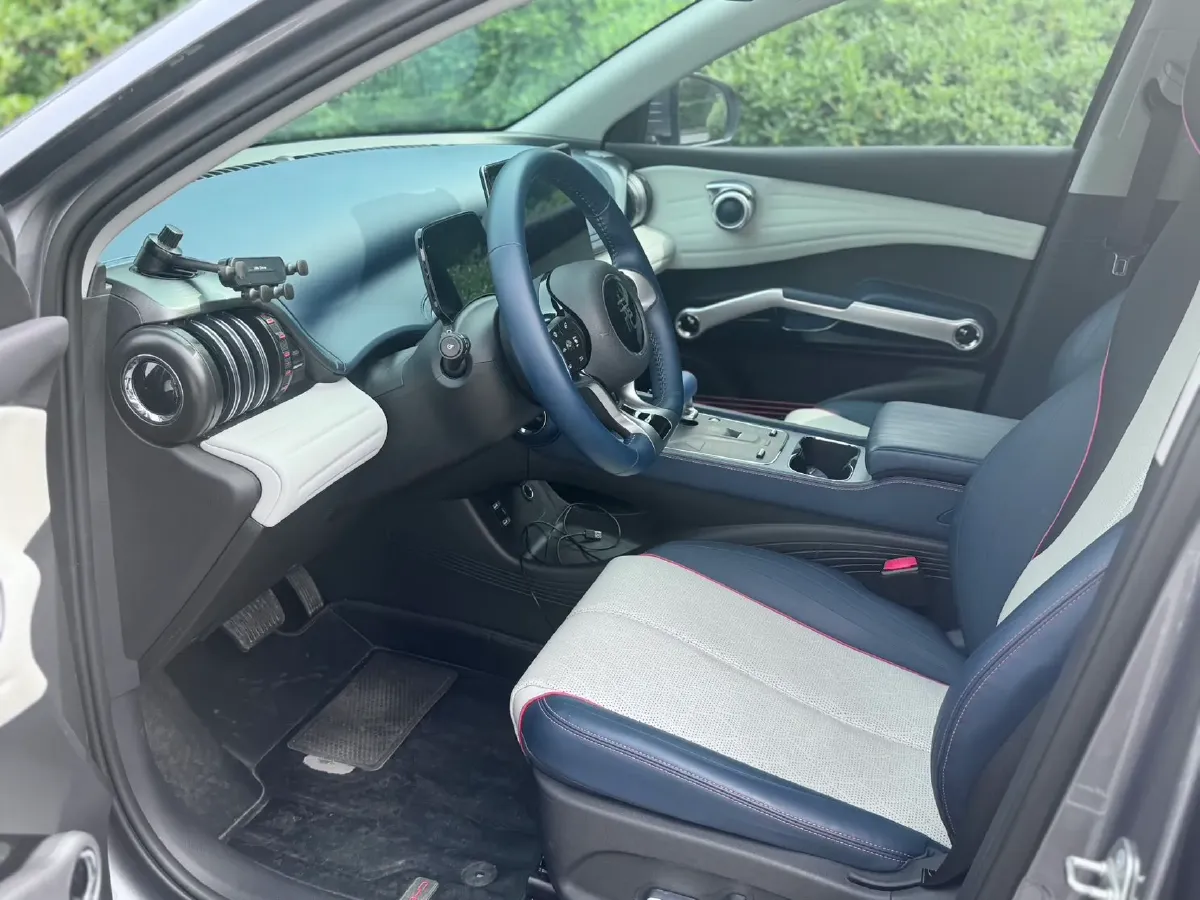 2022 Foton Grand General G7 2.0T 238HP L4 8AT,autocango,china used car exporter,china ev exporter,chinese used car exporter,chinese used ev exporter