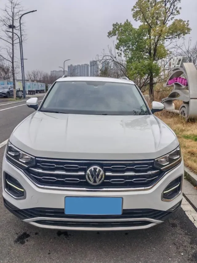 2019 Jeep Cherokee 2.0T 234HP L4 9AT,autocango,china used car exporter,china ev exporter,chinese used car exporter,chinese used ev exporter