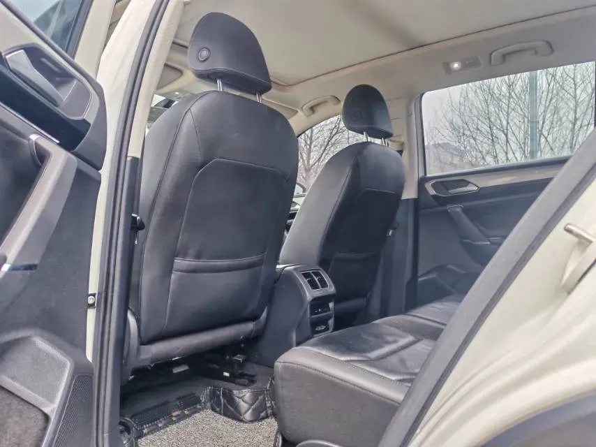 2019 Jeep Cherokee 2.0T 234HP L4 9AT,autocango,china used car exporter,china ev exporter,chinese used car exporter,chinese used ev exporter