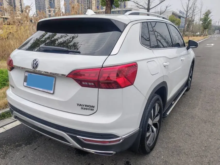 2019 Jeep Cherokee 2.0T 234HP L4 9AT,autocango,china used car exporter,china ev exporter,chinese used car exporter,chinese used ev exporter