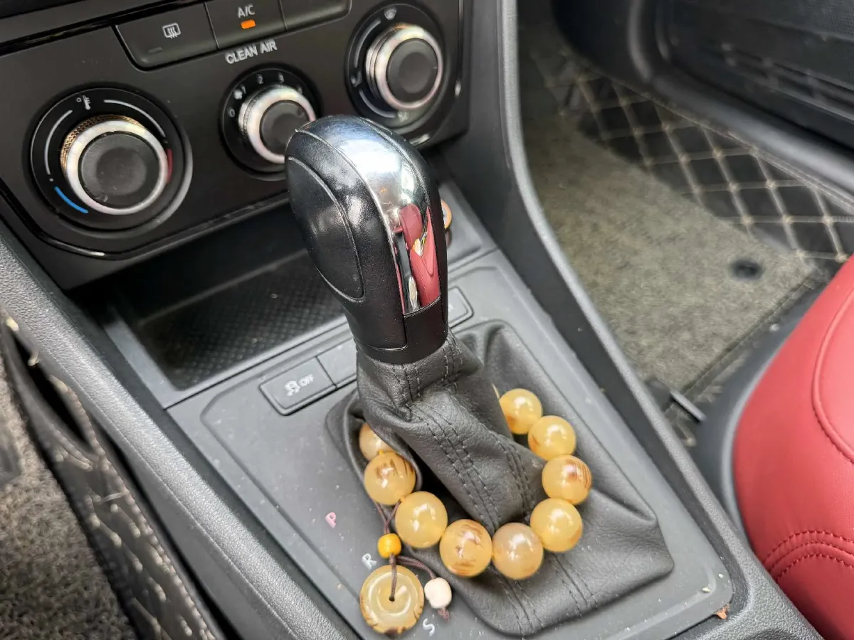 2017 Volkswagen Lavida 1.6L 110HP L4 6AT,autocango,china used car exporter,china ev exporter,chinese used car exporter,chinese used ev exporter