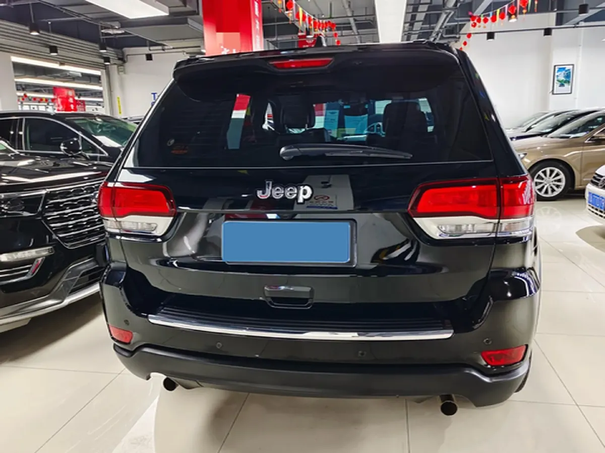 2021 Jeep Grand Cherokee 3.0L 234HP V6 8AT,autocango,china used car exporter,china ev exporter,chinese used car exporter,chinese used ev exporter