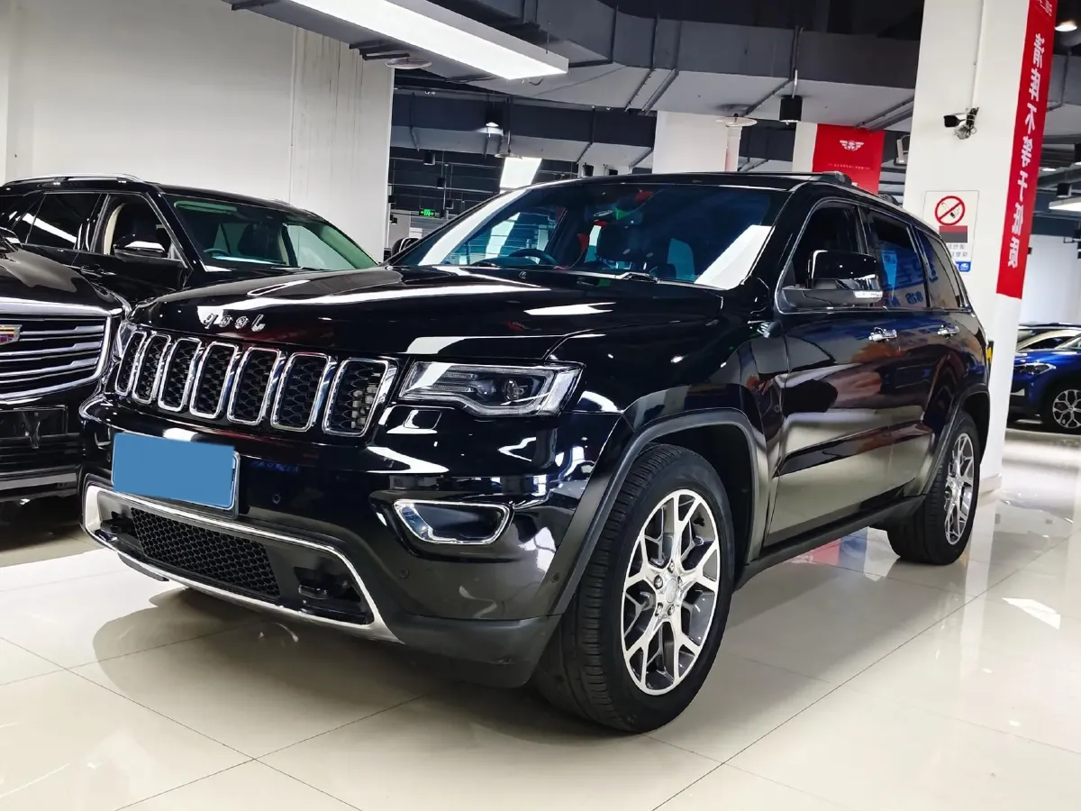 2021 Jeep Grand Cherokee 3.0L 234HP V6 8AT,autocango,china used car exporter,china ev exporter,chinese used car exporter,chinese used ev exporter