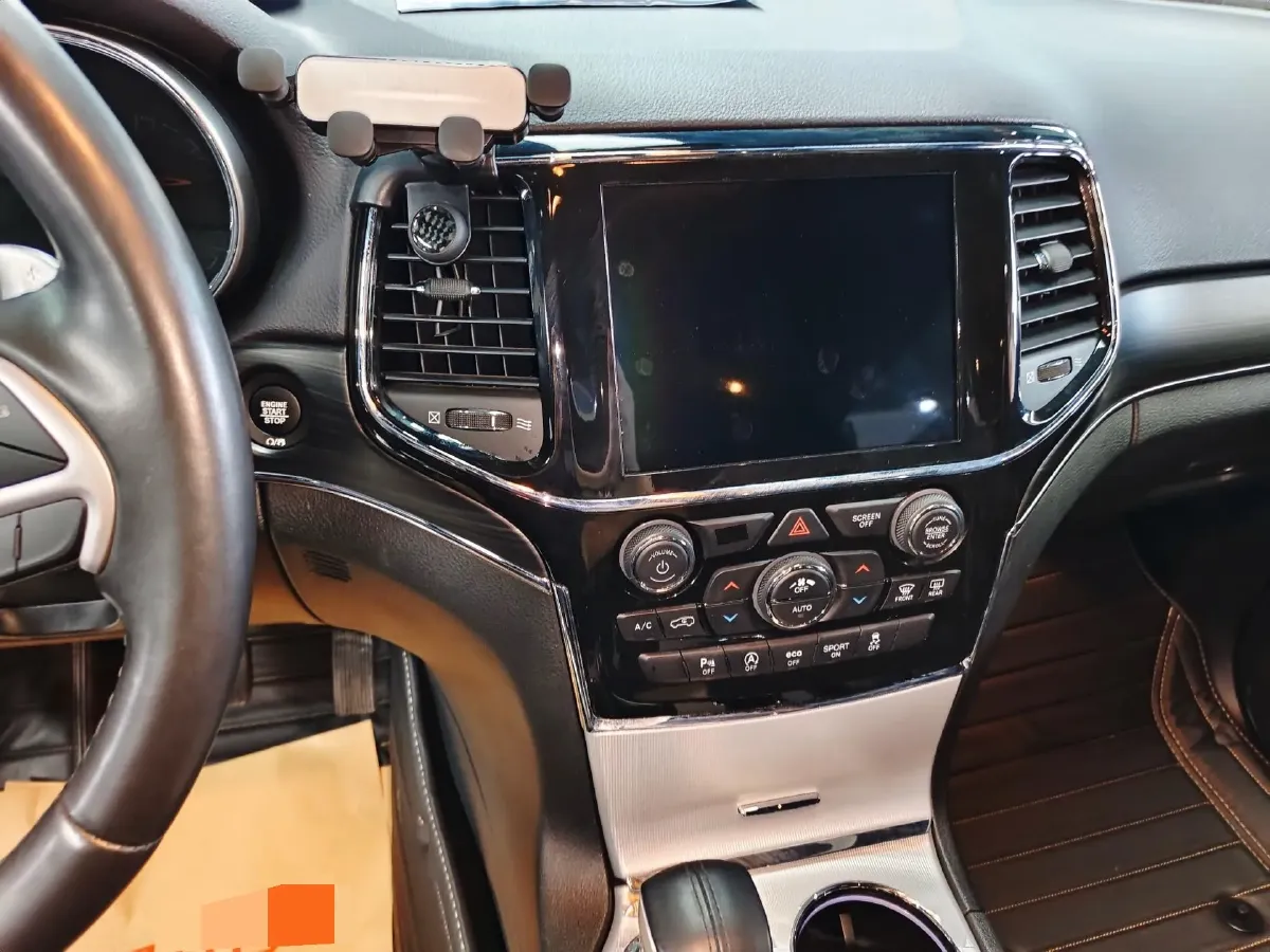 2021 Jeep Grand Cherokee 3.0L 234HP V6 8AT,autocango,china used car exporter,china ev exporter,chinese used car exporter,chinese used ev exporter