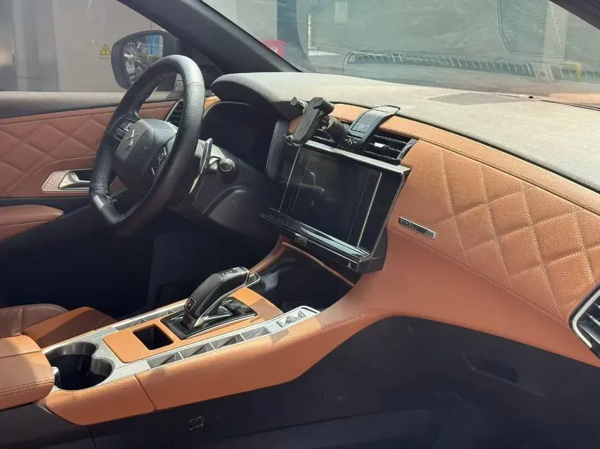 2018 DS 7 1.6T 220HP L4 8AT,autocango,china used car exporter,china ev exporter,chinese used car exporter,chinese used ev exporter