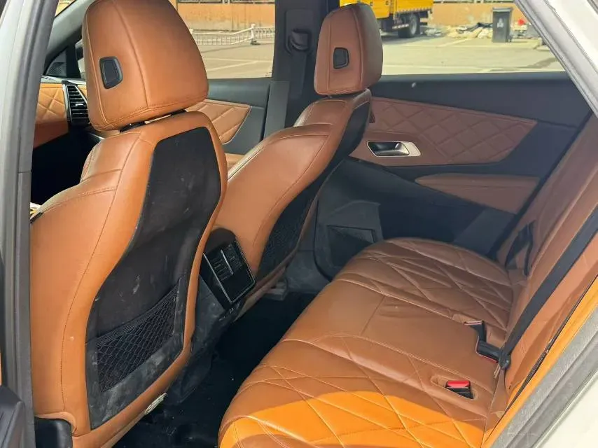 2018 DS 7 1.6T 220HP L4 8AT,autocango,china used car exporter,china ev exporter,chinese used car exporter,chinese used ev exporter