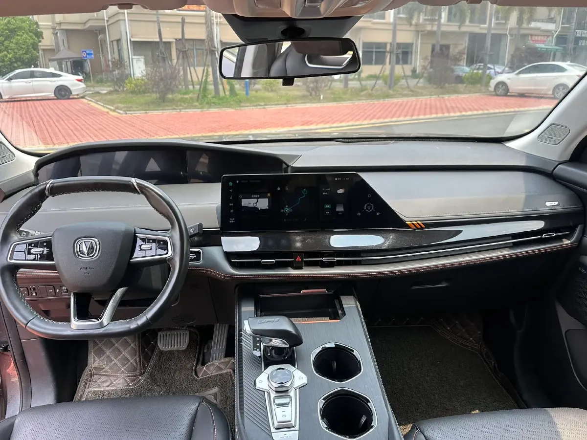 2021 ChangAn UNI-K 2.0T 233HP L4 8AT,autocango,china used car exporter,china ev exporter,chinese used car exporter,chinese used ev exporter