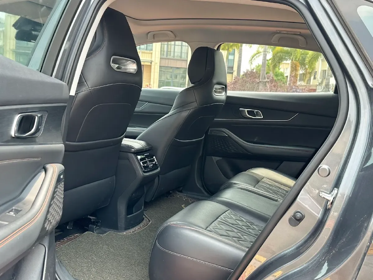 2021 ChangAn UNI-K 2.0T 233HP L4 8AT,autocango,china used car exporter,china ev exporter,chinese used car exporter,chinese used ev exporter