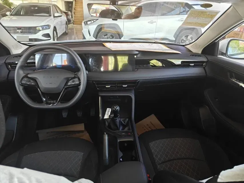 2023 Roewe i5 1.5L 129HP L4 5MT,autocango,china used car exporter,china ev exporter,chinese used car exporter,chinese used ev exporter