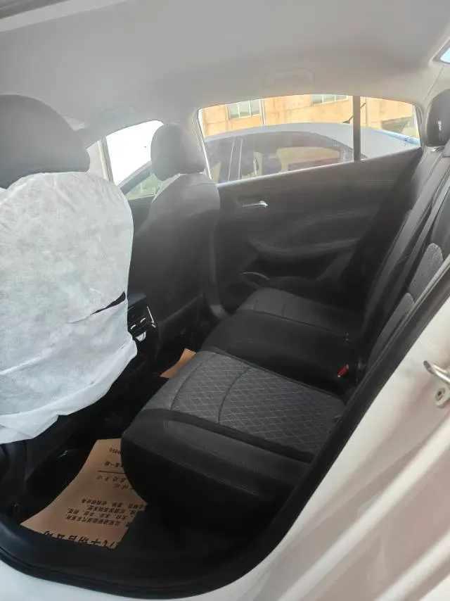 2023 Roewe i5 1.5L 129HP L4 5MT,autocango,china used car exporter,china ev exporter,chinese used car exporter,chinese used ev exporter