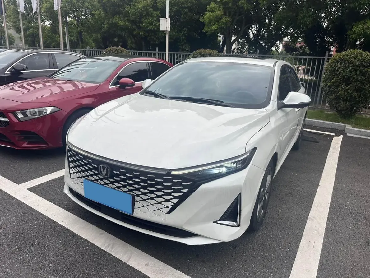 2023 ChangAn Raeton Plus 1.5T 188HP L4 7DCT,autocango,china used car exporter,china ev exporter,chinese used car exporter,chinese used ev exporter