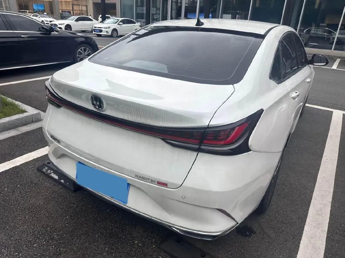 2023 ChangAn Raeton Plus 1.5T 188HP L4 7DCT,autocango,china used car exporter,china ev exporter,chinese used car exporter,chinese used ev exporter