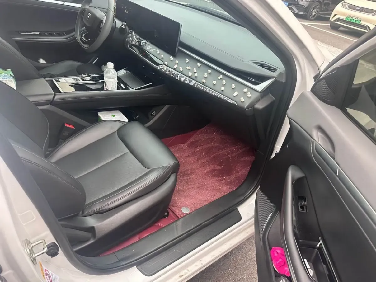 2023 ChangAn Raeton Plus 1.5T 188HP L4 7DCT,autocango,china used car exporter,china ev exporter,chinese used car exporter,chinese used ev exporter