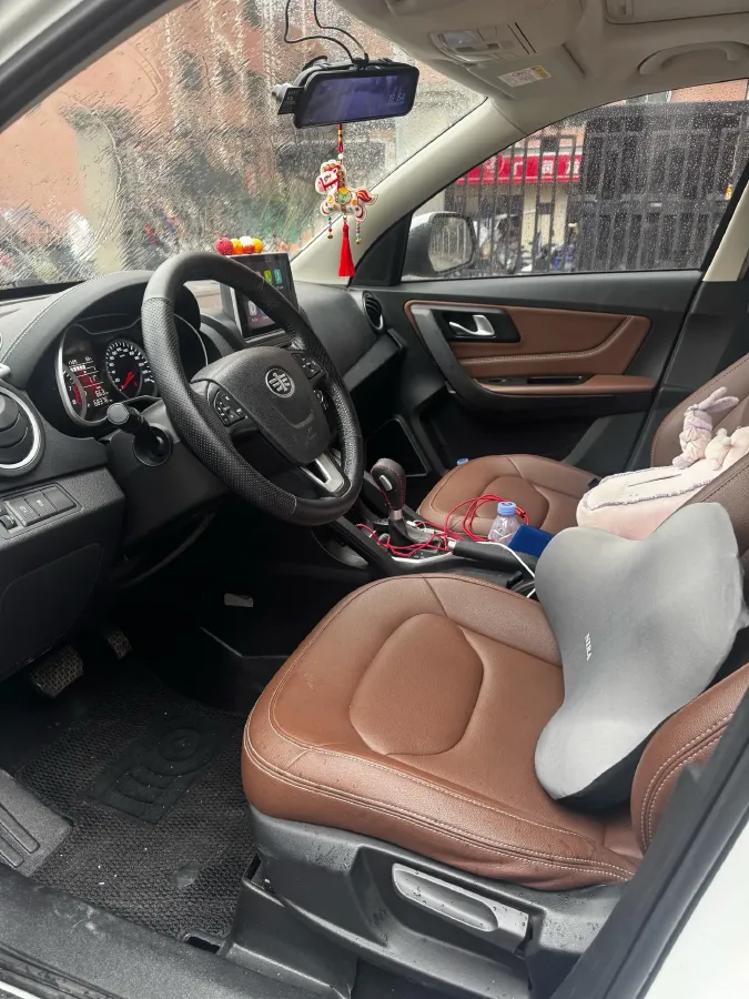 2018 Bestune X40 1.6L 114HP L4 6AT,autocango,china used car exporter,china ev exporter,chinese used car exporter,chinese used ev exporter