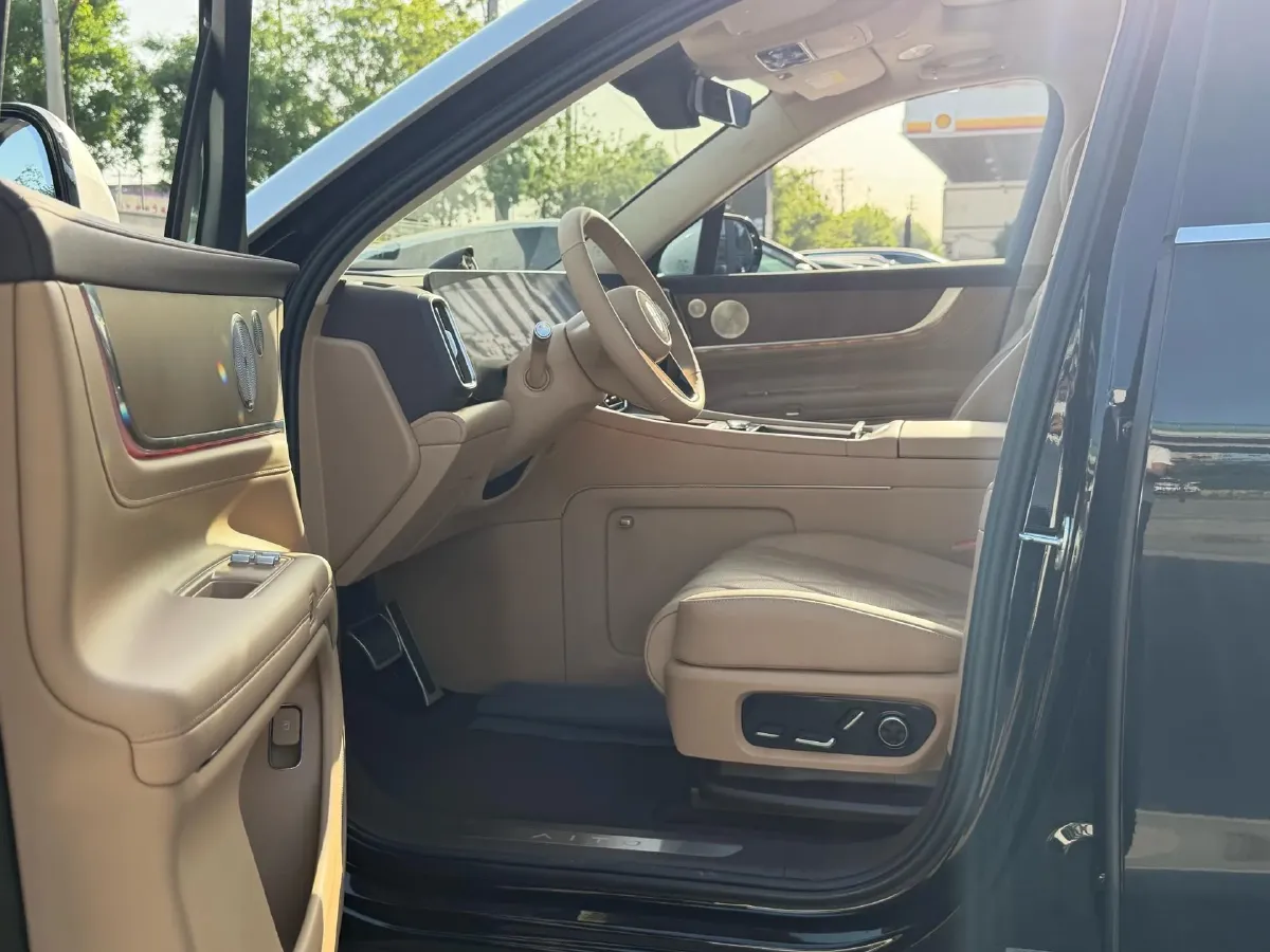 2025 AITO AITO M9 REEV 160HP REEV 52KWH,autocango,china used car exporter,china ev exporter,chinese used car exporter,chinese used ev exporter