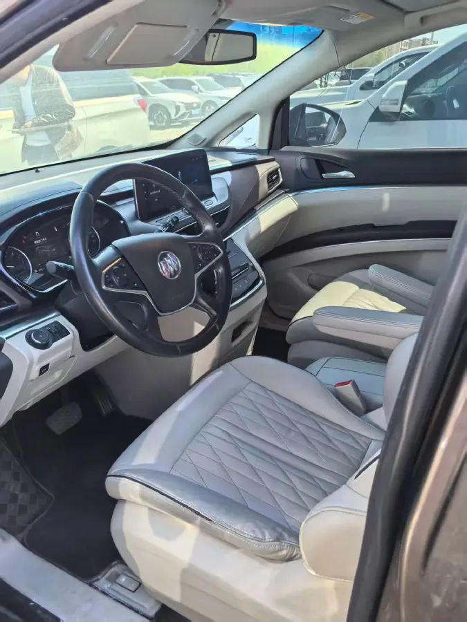 2022 Buick GL8 2.0T 237HP L4 9AT,autocango,china used car exporter,china ev exporter,chinese used car exporter,chinese used ev exporter