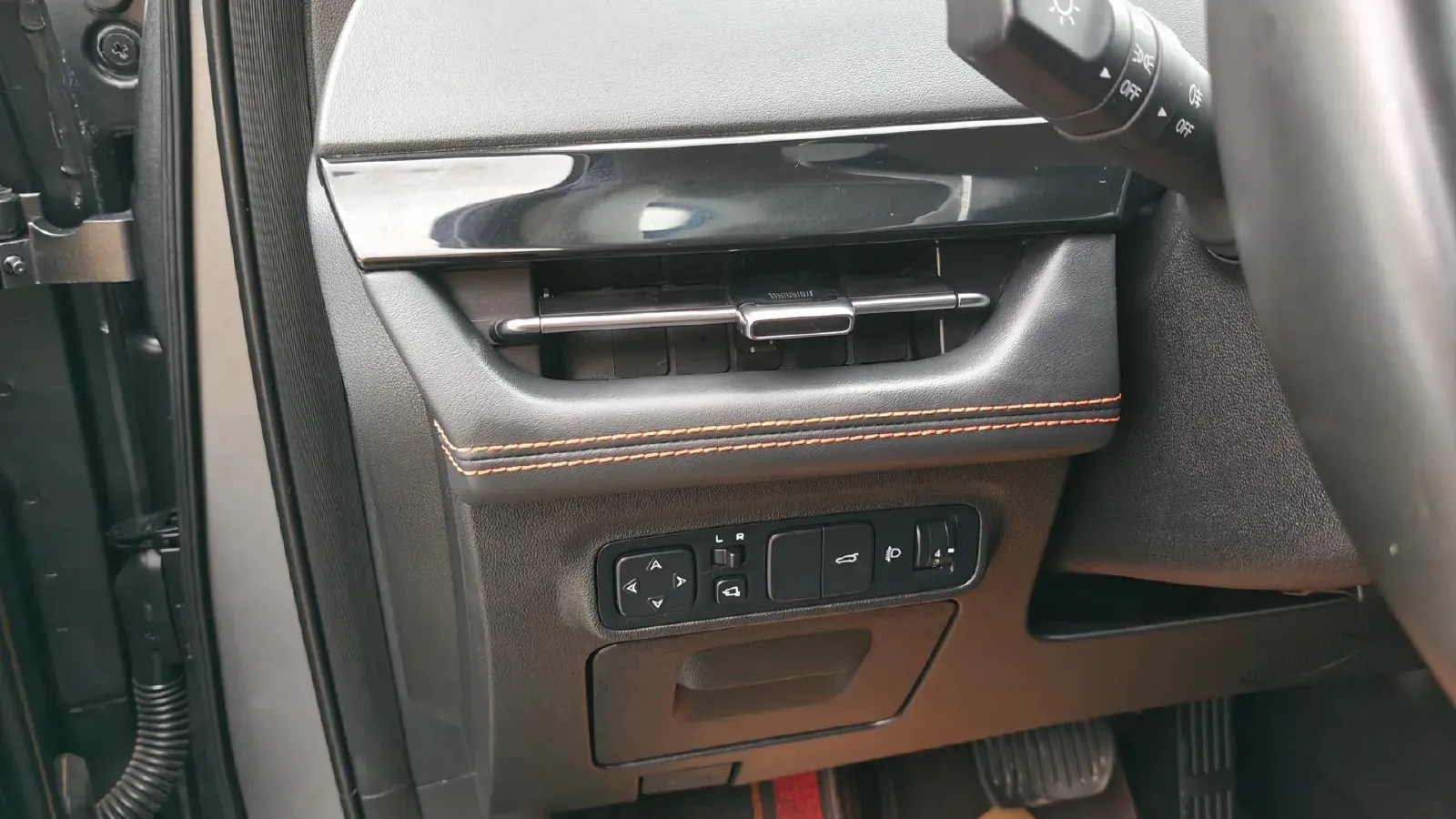 2021 ChangAn UNI-K 2.0T 233HP L4 8AT,autocango,china used car exporter,china ev exporter,chinese used car exporter,chinese used ev exporter