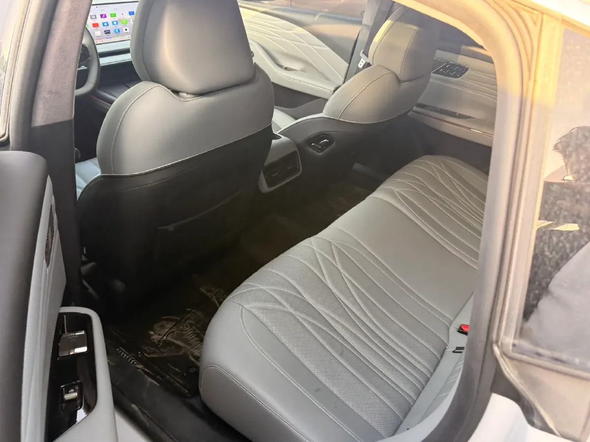 2025 Geely Galaxy E8 BEV 76KWH,autocango,china used car exporter,china ev exporter,chinese used car exporter,chinese used ev exporter