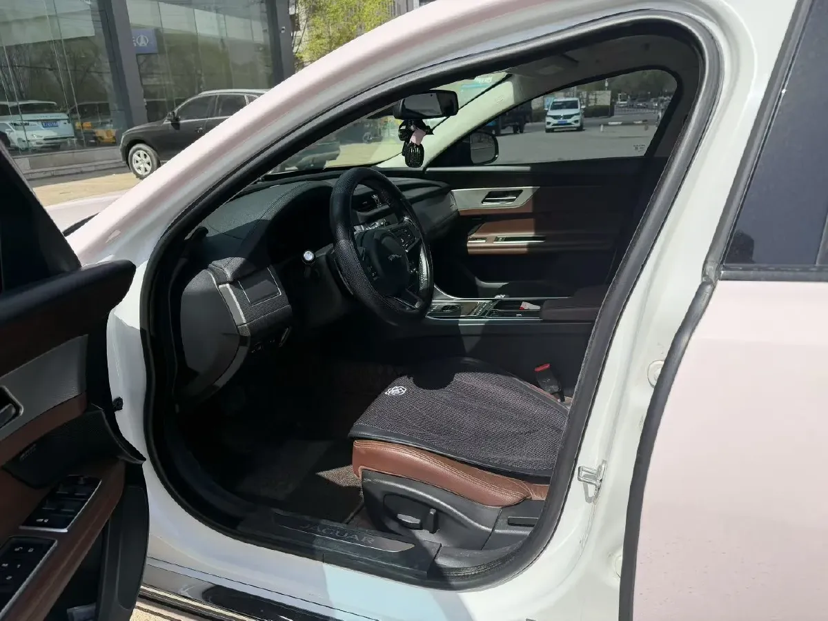 2018 Mercedes-Benz E Class 2.0T 184HP L4 9AT,autocango,china used car exporter,china ev exporter,chinese used car exporter,chinese used ev exporter