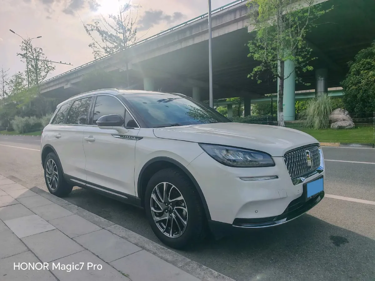 2021 Lincoln Corsair 2.0T 245HP L4 8AT,autocango,china used car exporter,china ev exporter,chinese used car exporter,chinese used ev exporter