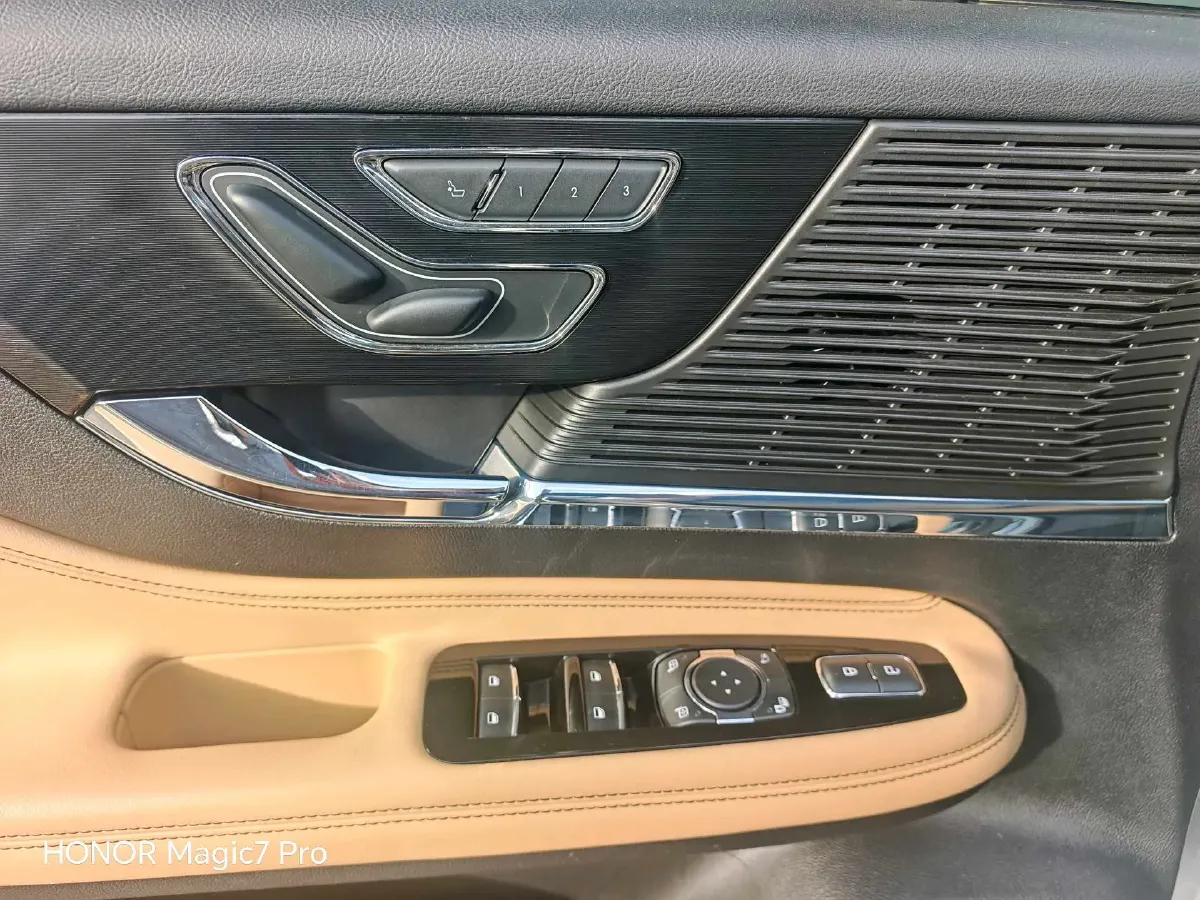 2021 Lincoln Corsair 2.0T 245HP L4 8AT,autocango,china used car exporter,china ev exporter,chinese used car exporter,chinese used ev exporter