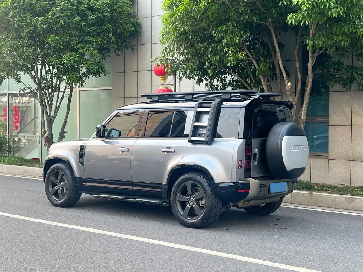 2022 Land Rover Defender 3.0T 400HP L6 8AT,autocango,china used car exporter,china ev exporter,chinese used car exporter,chinese used ev exporter
