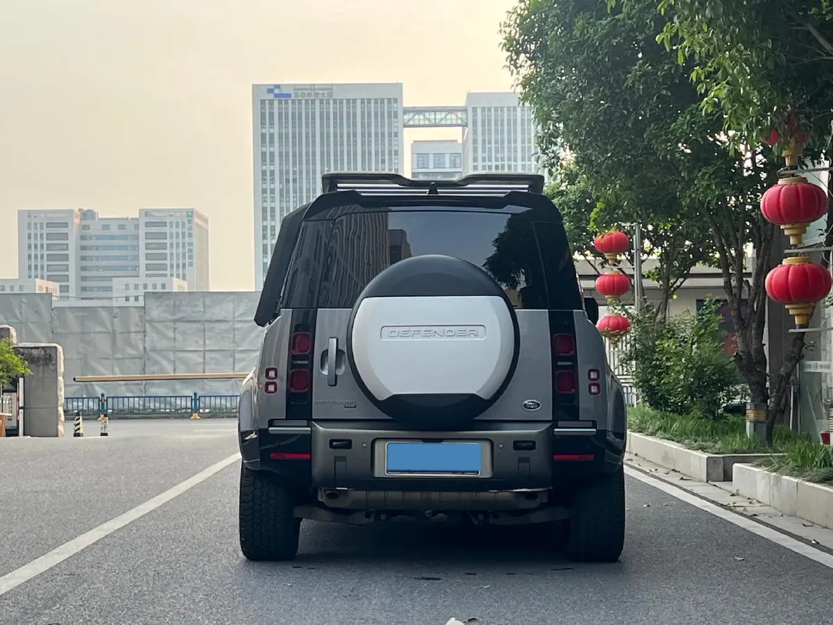 2022 Land Rover Defender 3.0T 400HP L6 8AT,autocango,china used car exporter,china ev exporter,chinese used car exporter,chinese used ev exporter