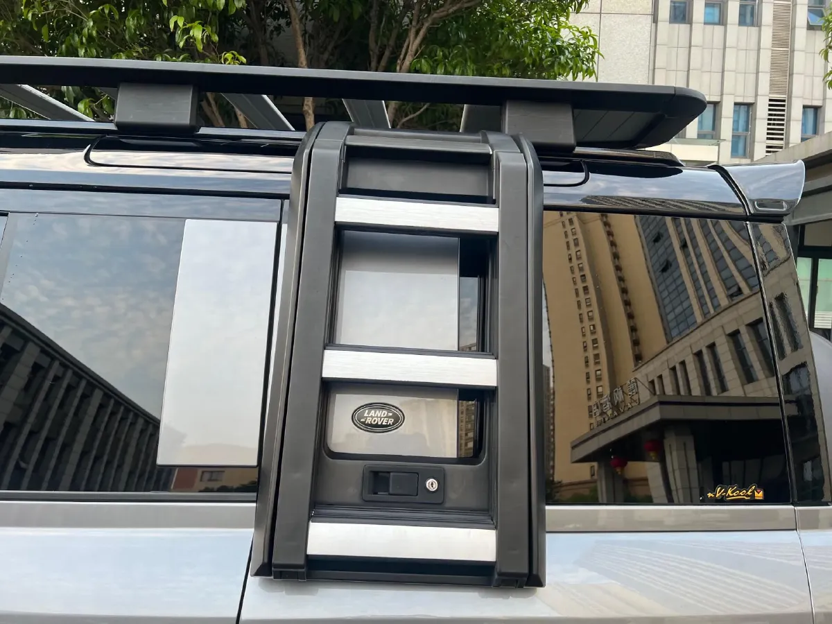 2022 Land Rover Defender 3.0T 400HP L6 8AT,autocango,china used car exporter,china ev exporter,chinese used car exporter,chinese used ev exporter