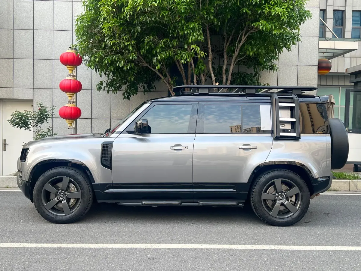 2022 Land Rover Defender 3.0T 400HP L6 8AT,autocango,china used car exporter,china ev exporter,chinese used car exporter,chinese used ev exporter