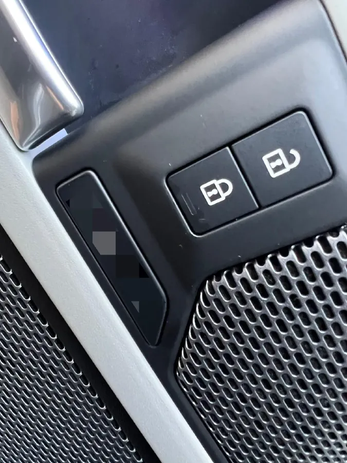 2022 Land Rover Defender 3.0T 400HP L6 8AT,autocango,china used car exporter,china ev exporter,chinese used car exporter,chinese used ev exporter