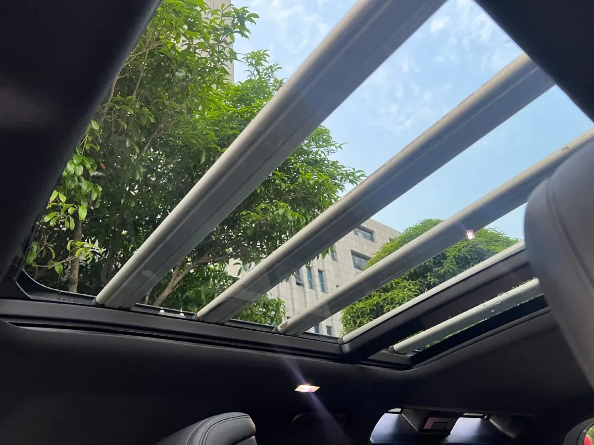 2022 Land Rover Defender 3.0T 400HP L6 8AT,autocango,china used car exporter,china ev exporter,chinese used car exporter,chinese used ev exporter