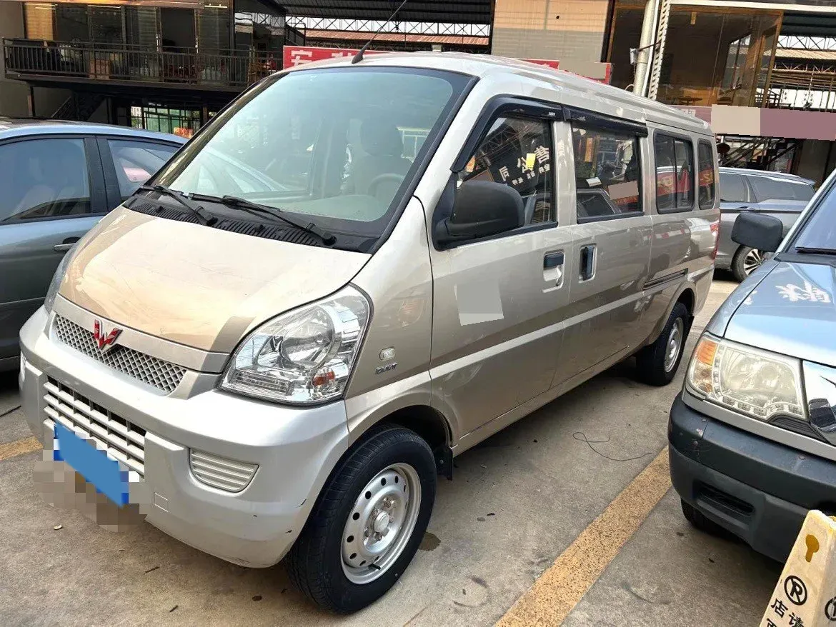 2019 WuLing RongGuang 1.5L 107HP L4 5MT,autocango,china used car exporter,china ev exporter,chinese used car exporter,chinese used ev exporter