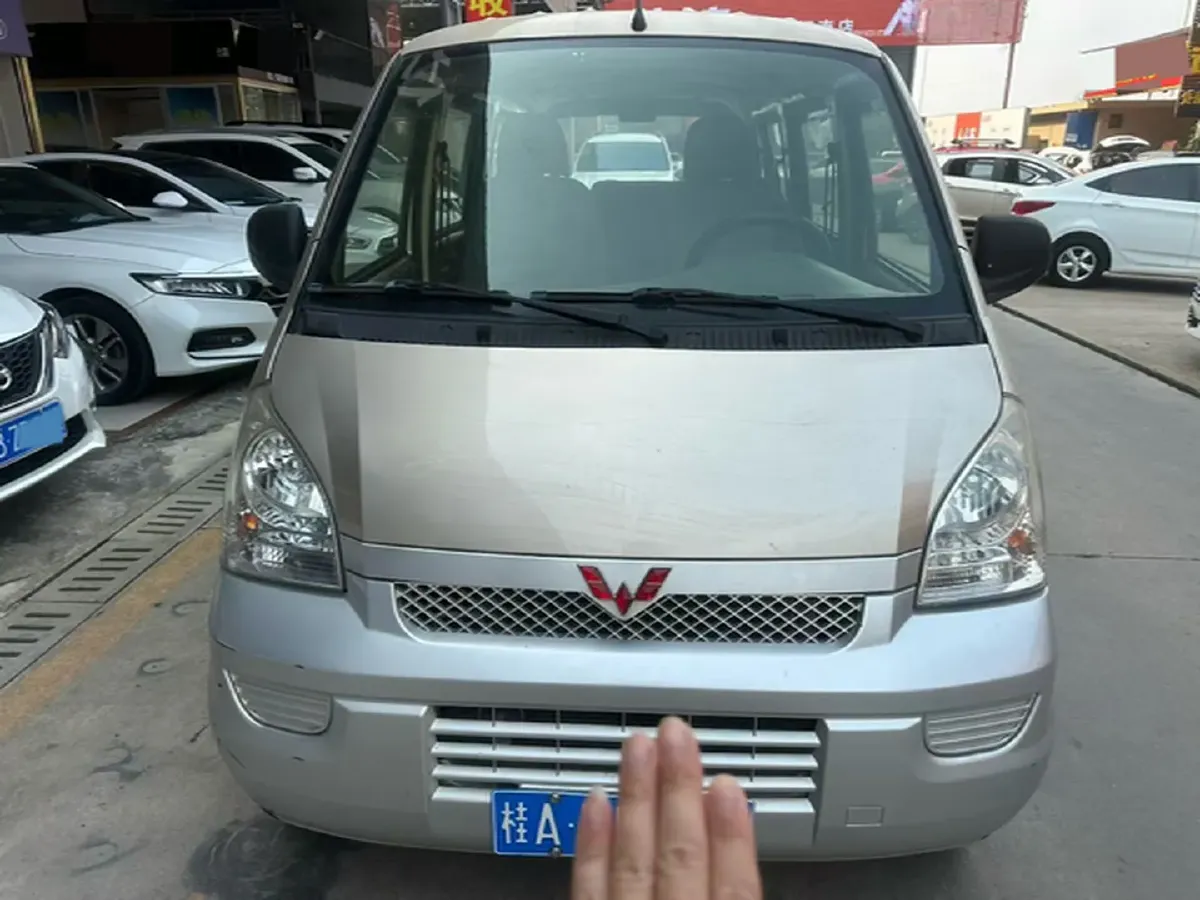 2019 WuLing RongGuang 1.5L 107HP L4 5MT,autocango,china used car exporter,china ev exporter,chinese used car exporter,chinese used ev exporter