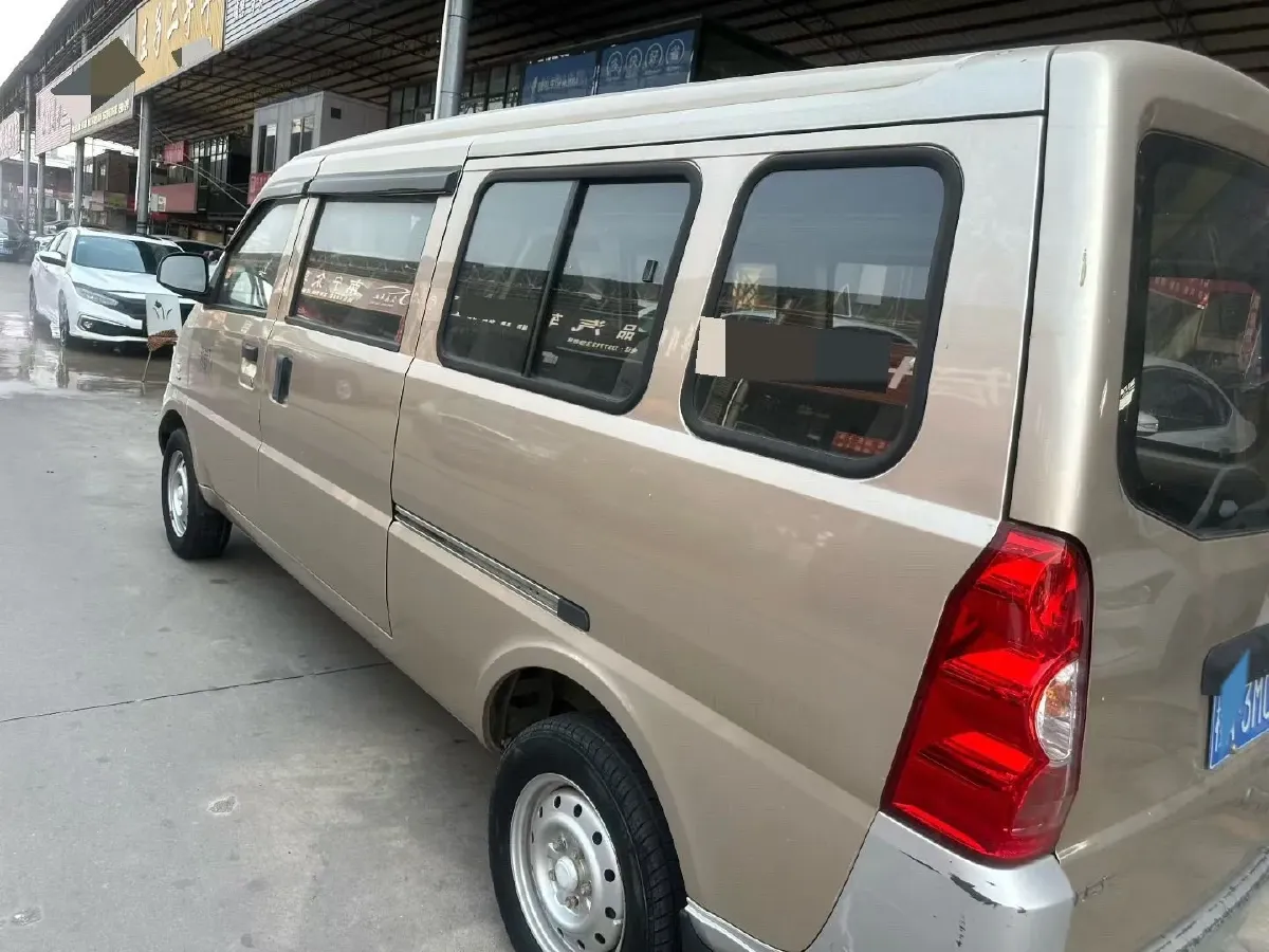 2019 WuLing RongGuang 1.5L 107HP L4 5MT,autocango,china used car exporter,china ev exporter,chinese used car exporter,chinese used ev exporter