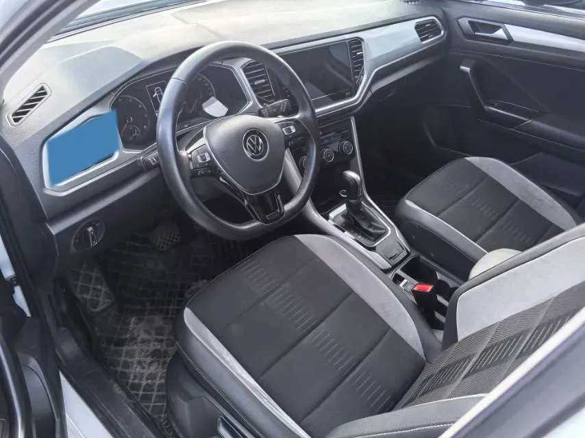 2022 Volkswagen T-Roc 1.4T 150HP L4 7DCT,autocango,china used car exporter,china ev exporter,chinese used car exporter,chinese used ev exporter