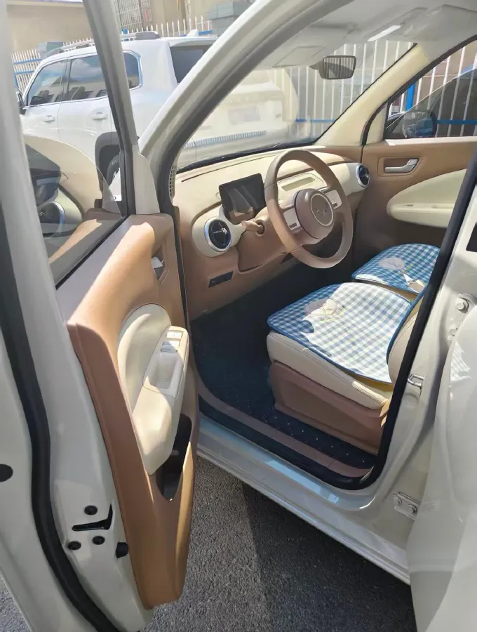 2025 WuLing HongGuang MINI EV BEV 16.2KWH,autocango,china used car exporter,china ev exporter,chinese used car exporter,chinese used ev exporter