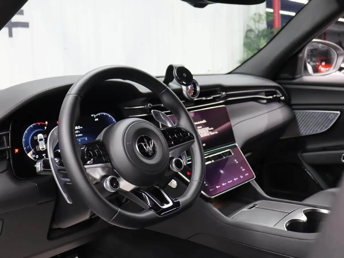 2023 Maserati Grecale 2.0T 300HP L4 8AT,autocango,china used car exporter,china ev exporter,chinese used car exporter,chinese used ev exporter