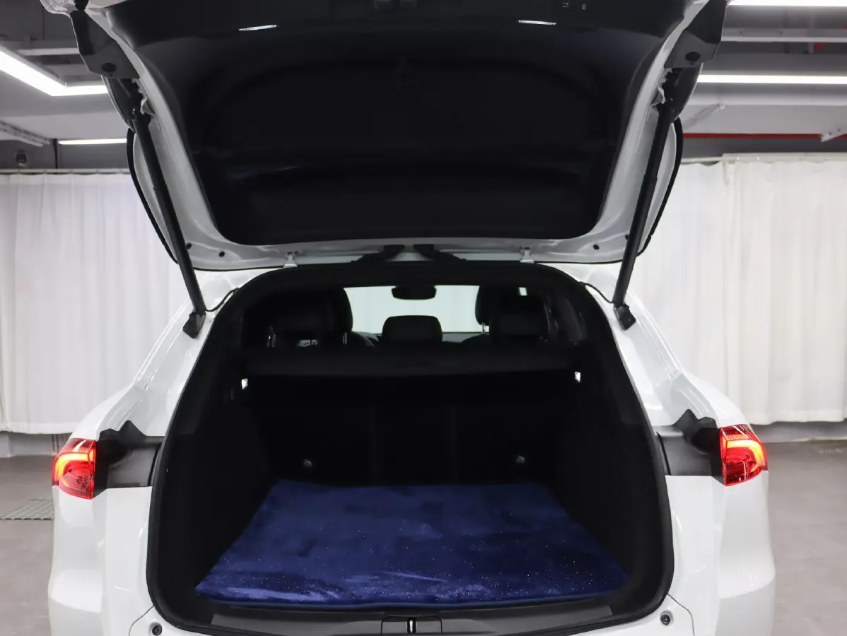 2023 Maserati Grecale 2.0T 300HP L4 8AT,autocango,china used car exporter,china ev exporter,chinese used car exporter,chinese used ev exporter