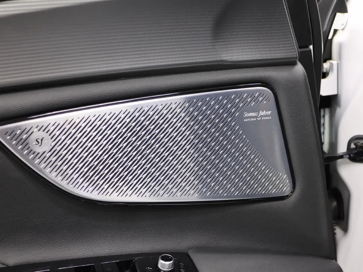 2023 Maserati Grecale 2.0T 300HP L4 8AT,autocango,china used car exporter,china ev exporter,chinese used car exporter,chinese used ev exporter