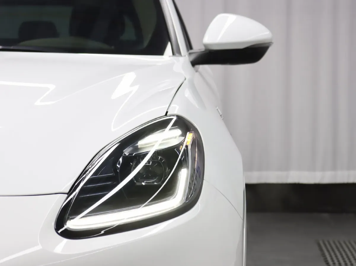 2023 Maserati Grecale 2.0T 300HP L4 8AT,autocango,china used car exporter,china ev exporter,chinese used car exporter,chinese used ev exporter