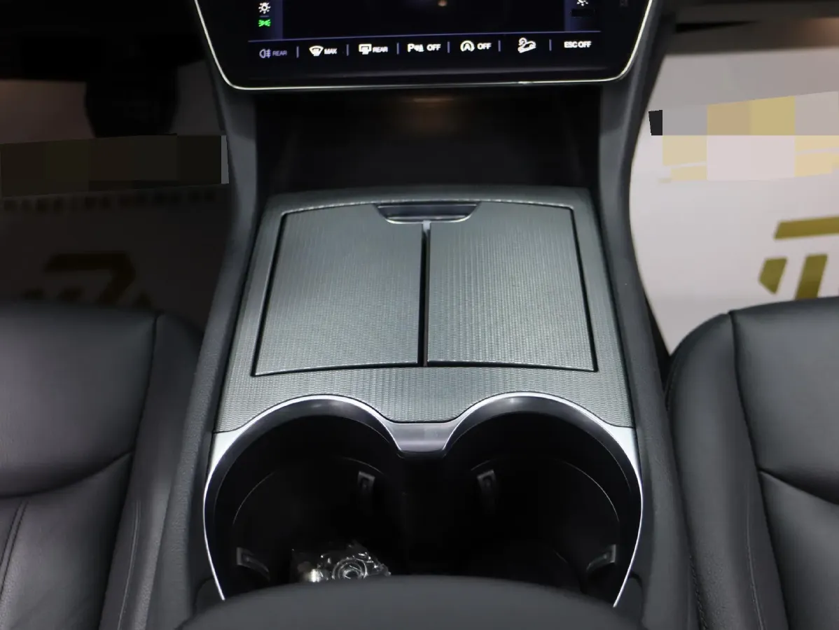 2023 Maserati Grecale 2.0T 300HP L4 8AT,autocango,china used car exporter,china ev exporter,chinese used car exporter,chinese used ev exporter