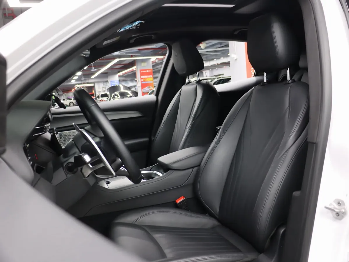 2023 Maserati Grecale 2.0T 300HP L4 8AT,autocango,china used car exporter,china ev exporter,chinese used car exporter,chinese used ev exporter