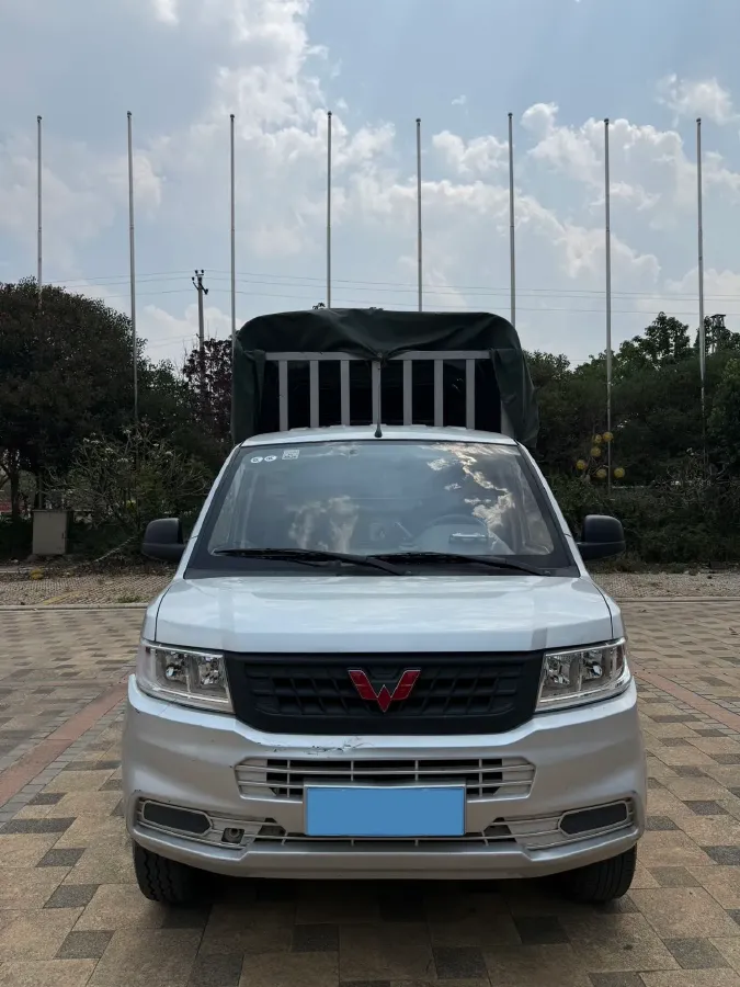 2022 WuLing RongGuang New Truck 1.8L 125HP L4 5MT,autocango,china used car exporter,china ev exporter,chinese used car exporter,chinese used ev exporter