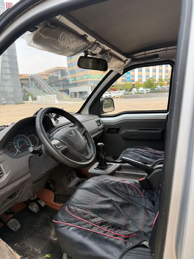 2022 WuLing RongGuang New Truck 1.8L 125HP L4 5MT,autocango,china used car exporter,china ev exporter,chinese used car exporter,chinese used ev exporter