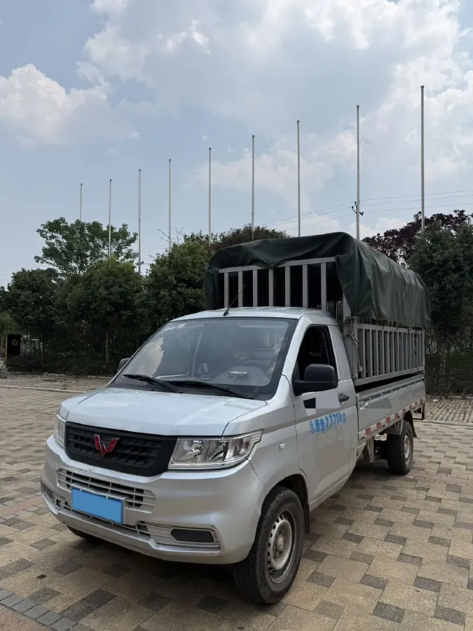 2022 WuLing RongGuang New Truck 1.8L 125HP L4 5MT,autocango,china used car exporter,china ev exporter,chinese used car exporter,chinese used ev exporter