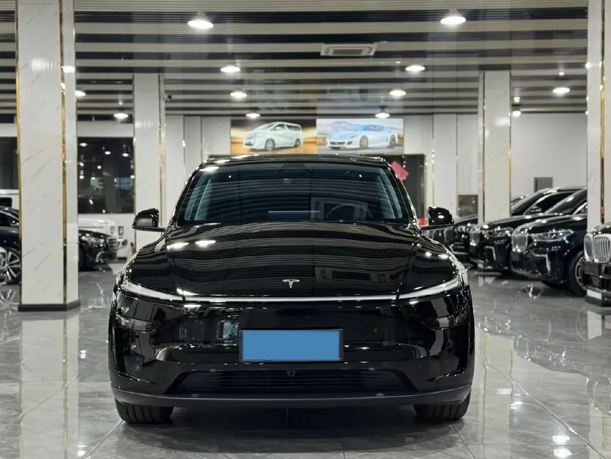 2025 Tesla Model Y BEV 62.5KWH,autocango,china used car exporter,china ev exporter,chinese used car exporter,chinese used ev exporter